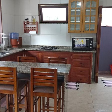 Casa Roxa Com Piscina Em Condominio Paraty Room photo